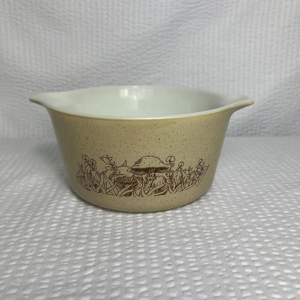 Pyrex 473-B Forest Fancies Mushroom Casserole dish, no lid